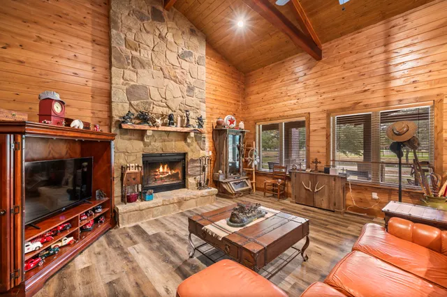 $1,030,000 | 1054 County Road 156, Columbus, TX 78934