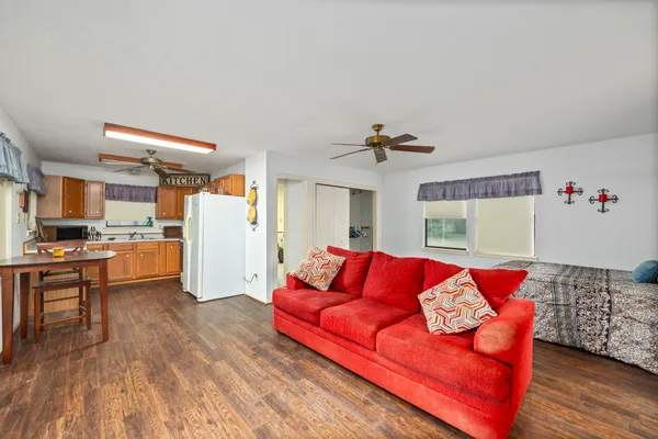 $1,030,000 | 1054 County Road 156, Columbus, TX 78934