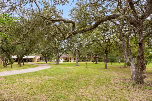 $1,030,000 | 1054 County Road 156, Columbus, TX 78934