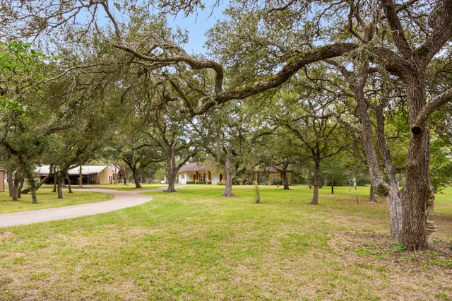 $1,030,000 | 1054 County Road 156, Columbus, TX 78934