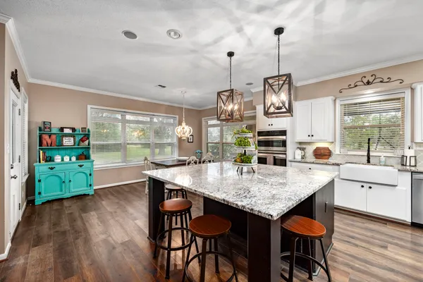 $1,030,000 | 1054 County Road 156, Columbus, TX 78934