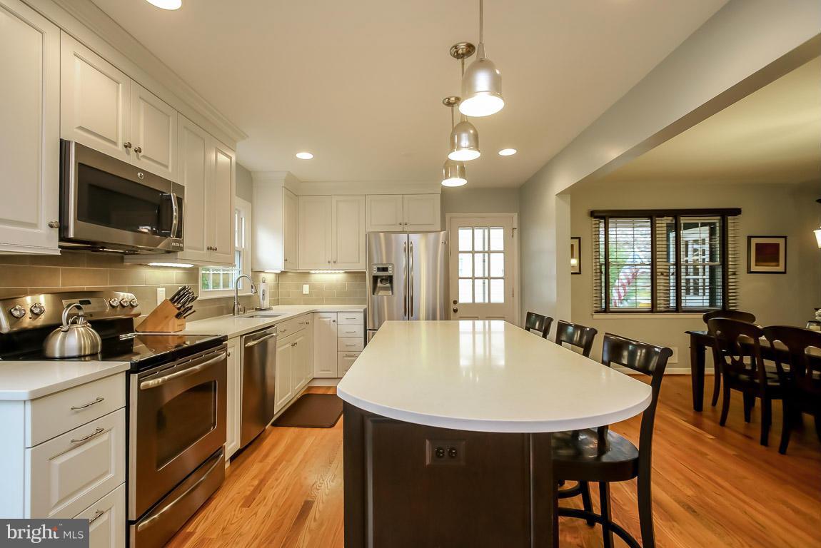 8120 Thornton Road Towson, MD 21204 - Photo 7 of 29 Beautiful, Gourmet Kitchen!