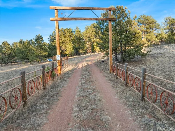 $850,000 | 6960 County Road 71, Guffey, CO 80820