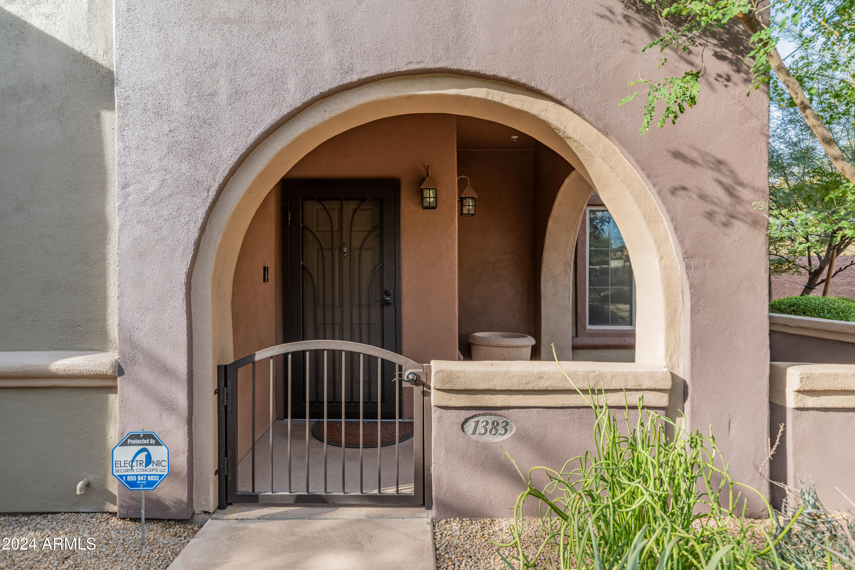 3935 East Rough Rider Road, Unit 1383 Phoenix, AZ 85050 - Photo 16 of 27 3935 E Rough Rider Rd Unit 1383-38