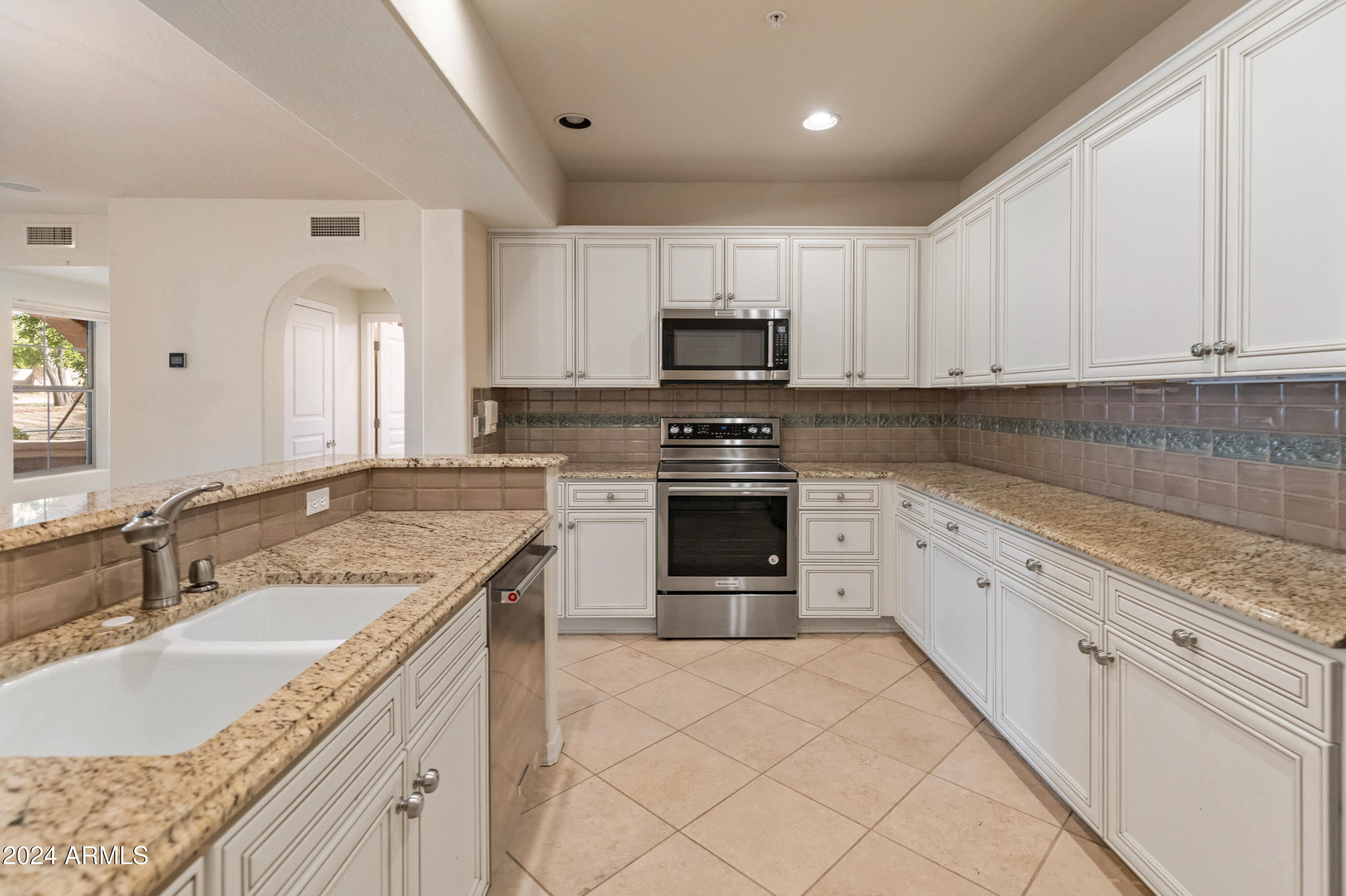 3935 East Rough Rider Road, Unit 1383 Phoenix, AZ 85050 - Photo 3 of 27 3935 E Rough Rider Rd Unit 1383-29