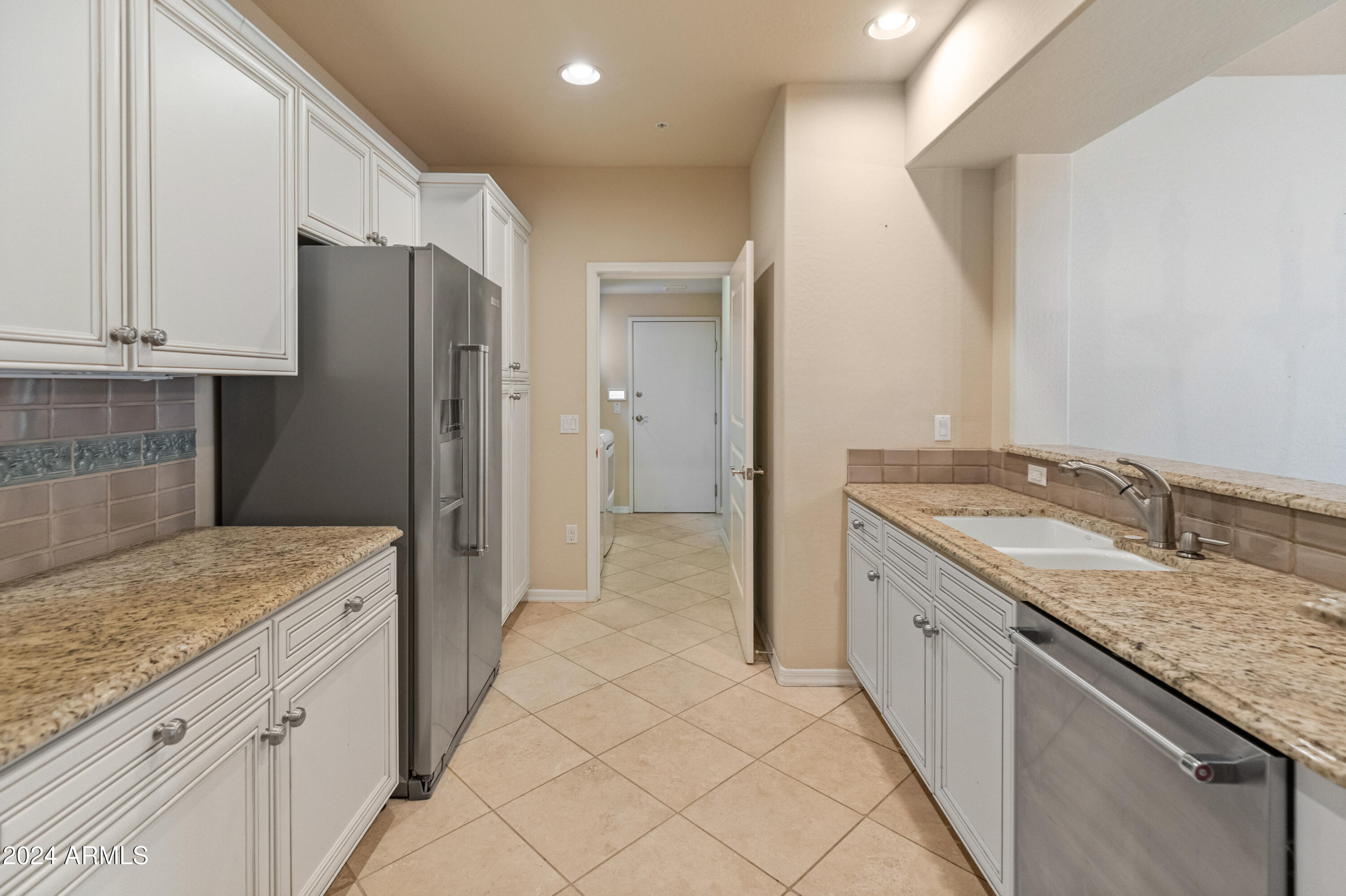 3935 East Rough Rider Road, Unit 1383 Phoenix, AZ 85050 - Photo 4 of 27 3935 E Rough Rider Rd Unit 1383-27