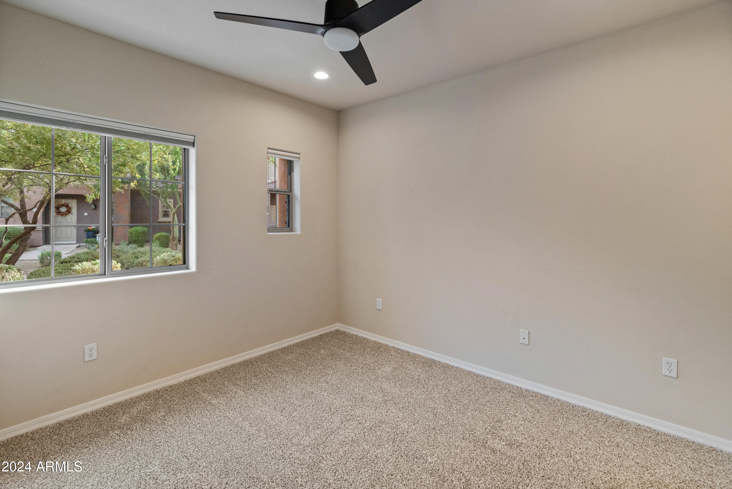3935 East Rough Rider Road, Unit 1383 Phoenix, AZ 85050 - Photo 8 of 27 3935 E Rough Rider Rd Unit 1383-10