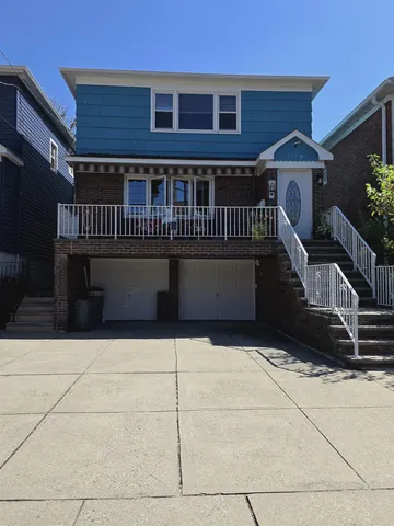 $2,550 | 1000 Avenue C, Unit 2, Bayonne, NJ 07002