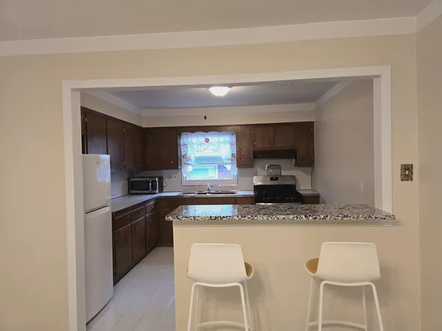 $2,550 | 1000 Avenue C, Unit 2, Bayonne, NJ 07002