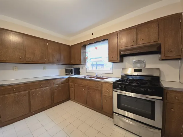 $2,550 | 1000 Avenue C, Unit 2, Bayonne, NJ 07002