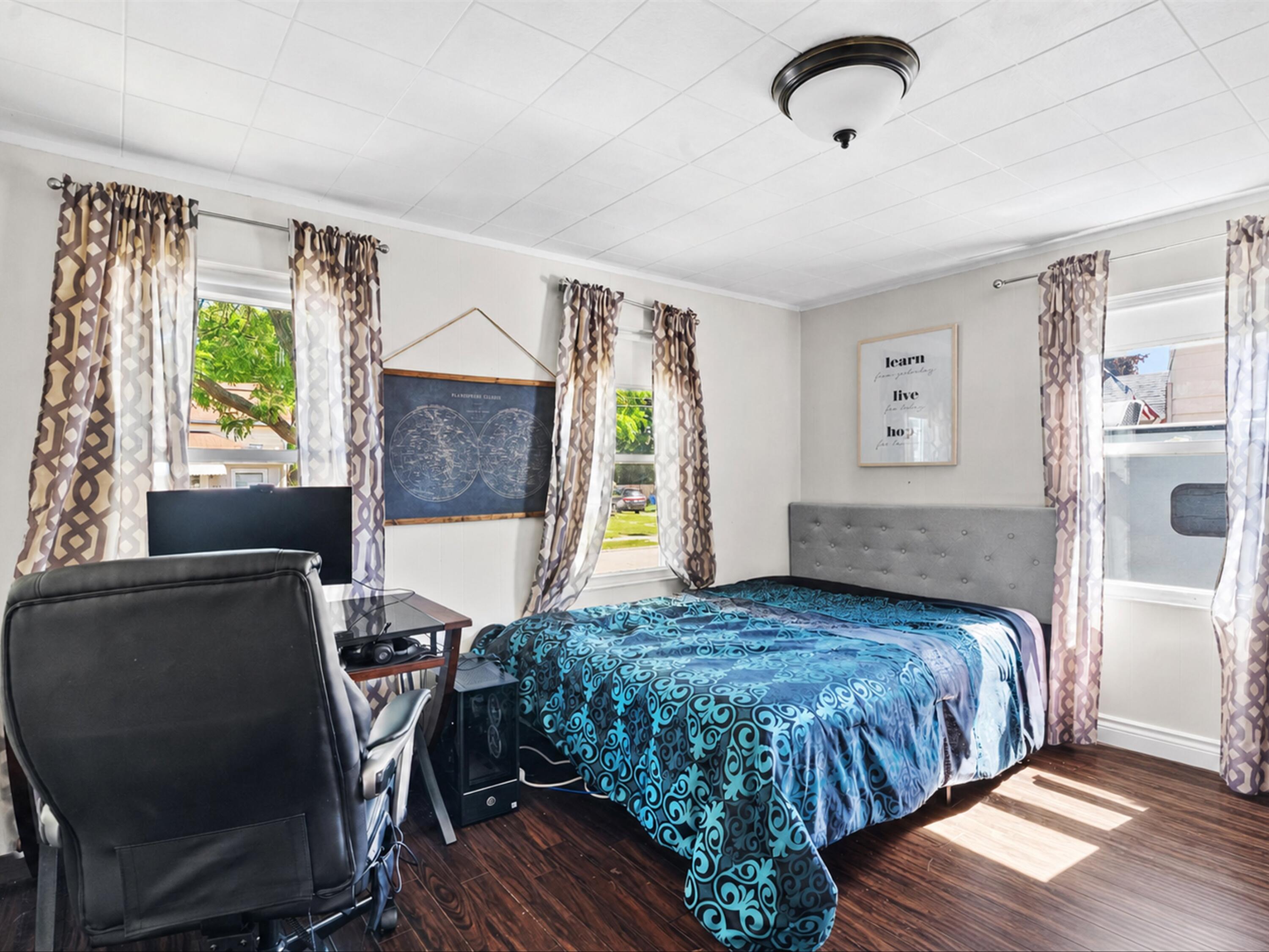 1013 20th Street Two Rivers, WI 54241 - Photo 9 of 25 09-DSC09840