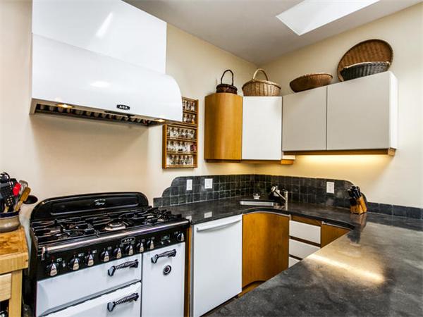 15 Chestnut Street Boston, MA 02129 - Photo 7 of 15