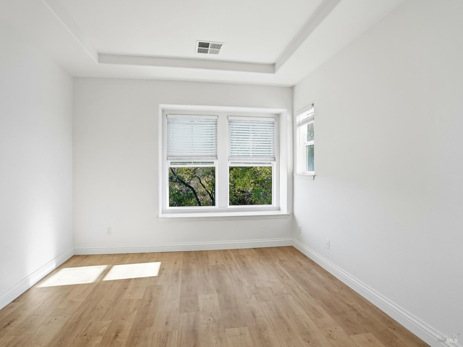 4424 Streamside Drive Santa Rosa, CA 95409 - Photo 29 of 55 an empty room with a window
