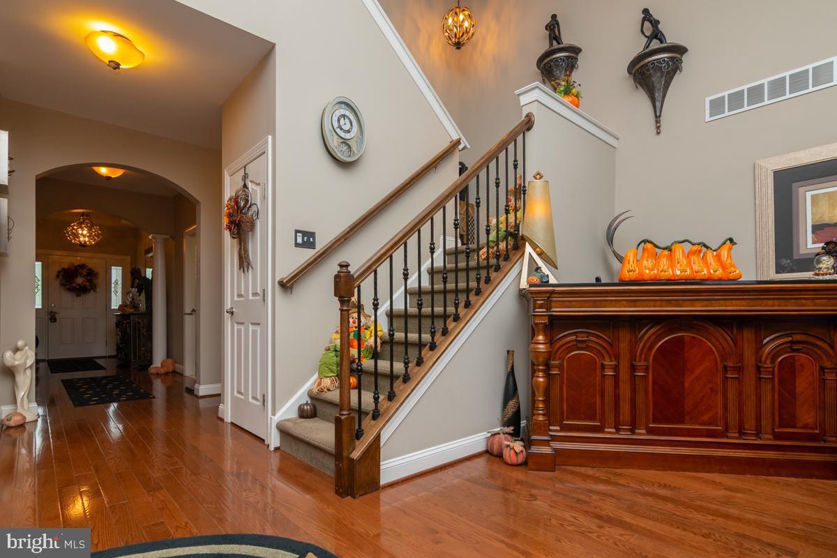 2 Devalinder Drive Newark, DE 19702 - Photo 18 of 48 Steps to the second level loft