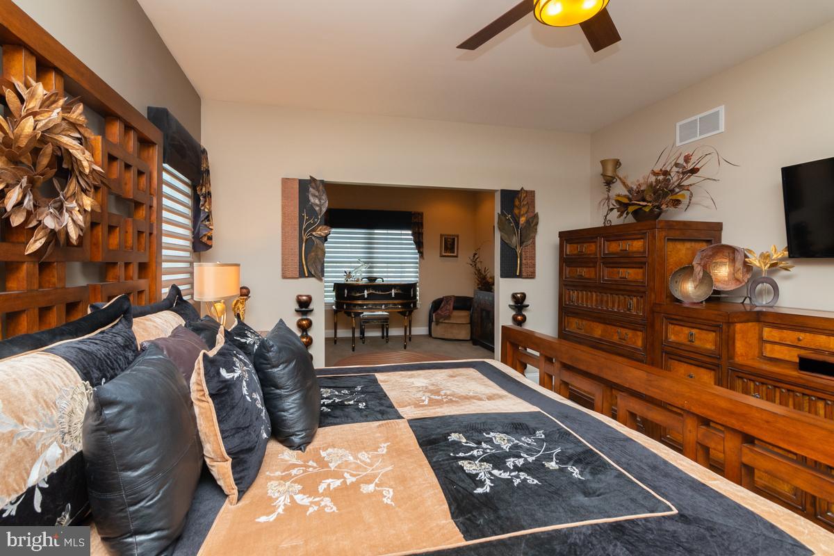 2 Devalinder Drive Newark, DE 19702 - Photo 20 of 48 View of the sitting room
