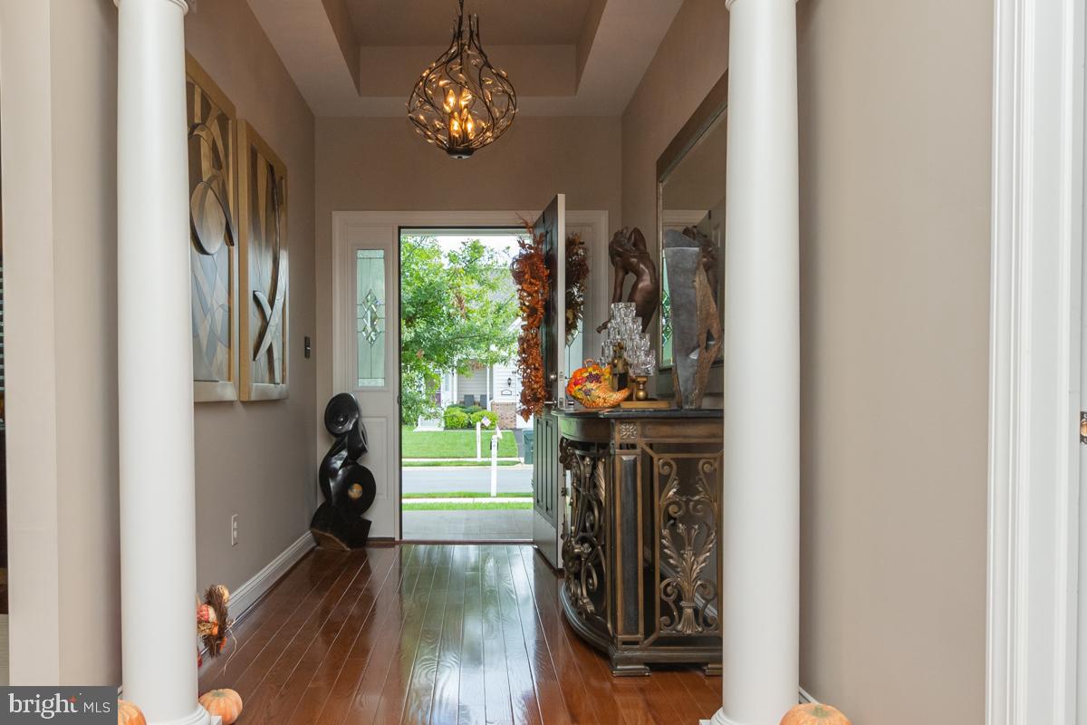 2 Devalinder Drive Newark, DE 19702 - Photo 5 of 48 Foyer hall view