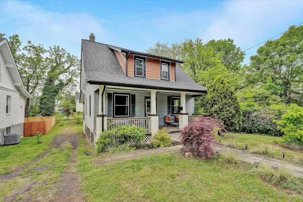 $250,000 | 1616 Carroll Avenue Northwest, Roanoke, VA 24017