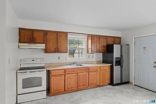 $374,900 | 60 Florence Street, Manchester, CT 06040