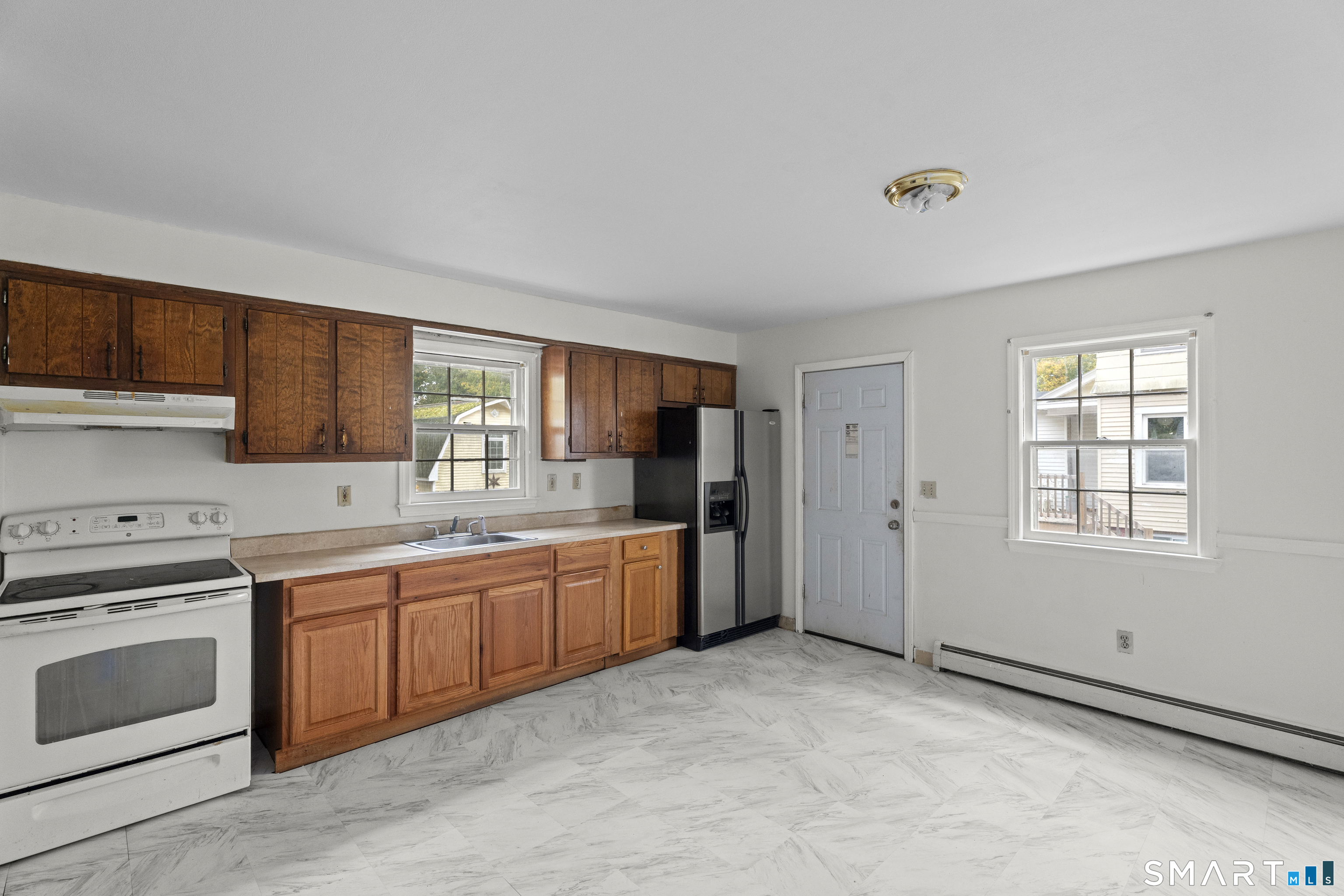 60 Florence Street Manchester, CT 06040 - Photo 13 of 36