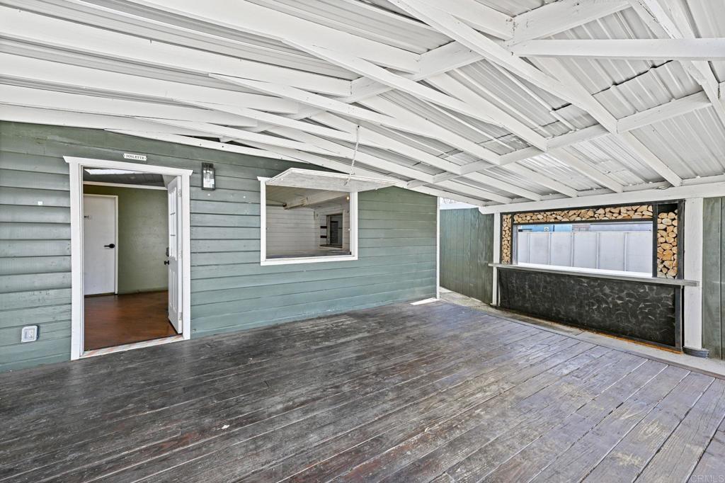 838 East Mission Road Fallbrook, CA 92028 - Photo 4 of 48 a view of front door with a house