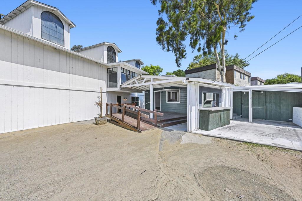 838 East Mission Road Fallbrook, CA 92028 - Photo 9 of 48 a view of a house with a patio
