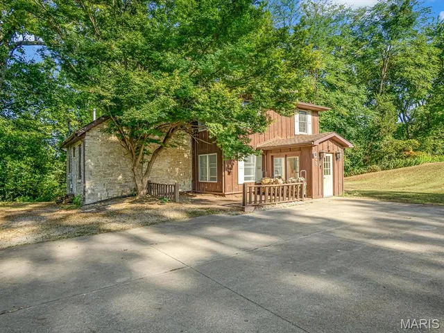 $190,000 | 153 Chester Street, Chester, IL 62233