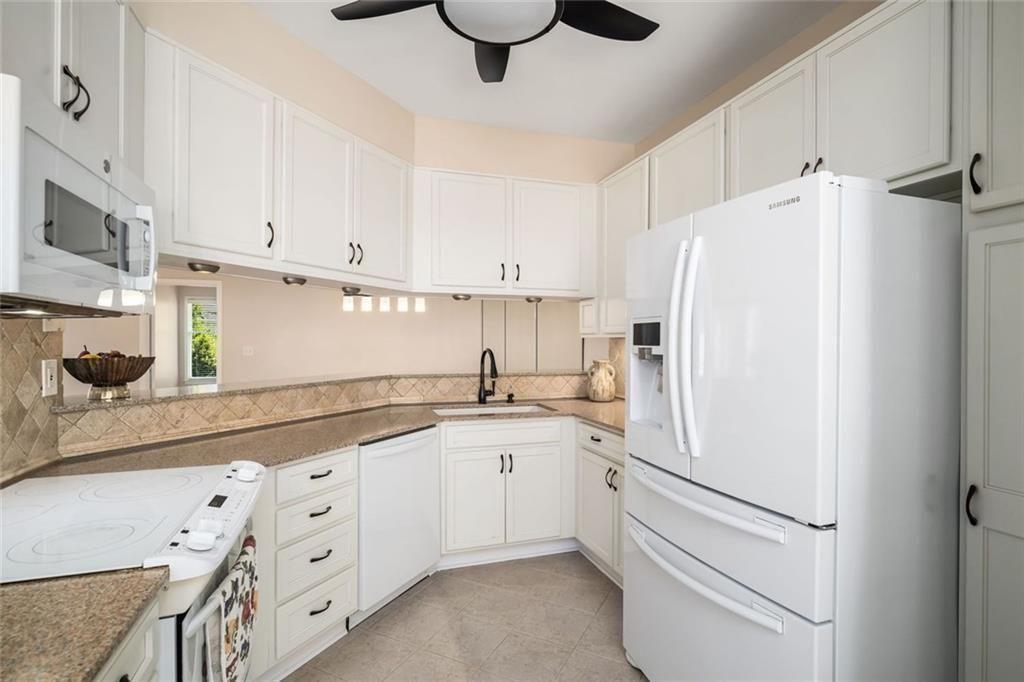 174 Victoria Way Roswell, GA 30075 - Photo 15 of 41