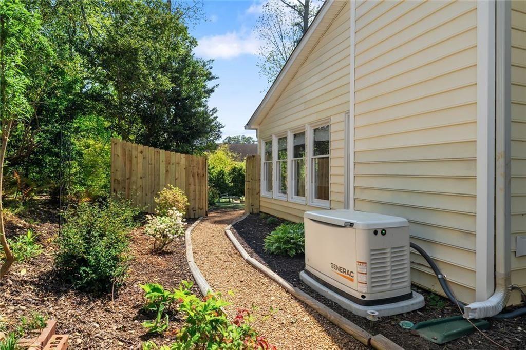 174 Victoria Way Roswell, GA 30075 - Photo 36 of 41