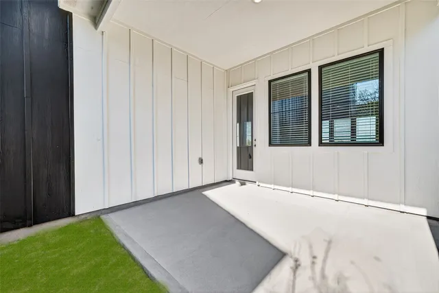 a front view of house with yard