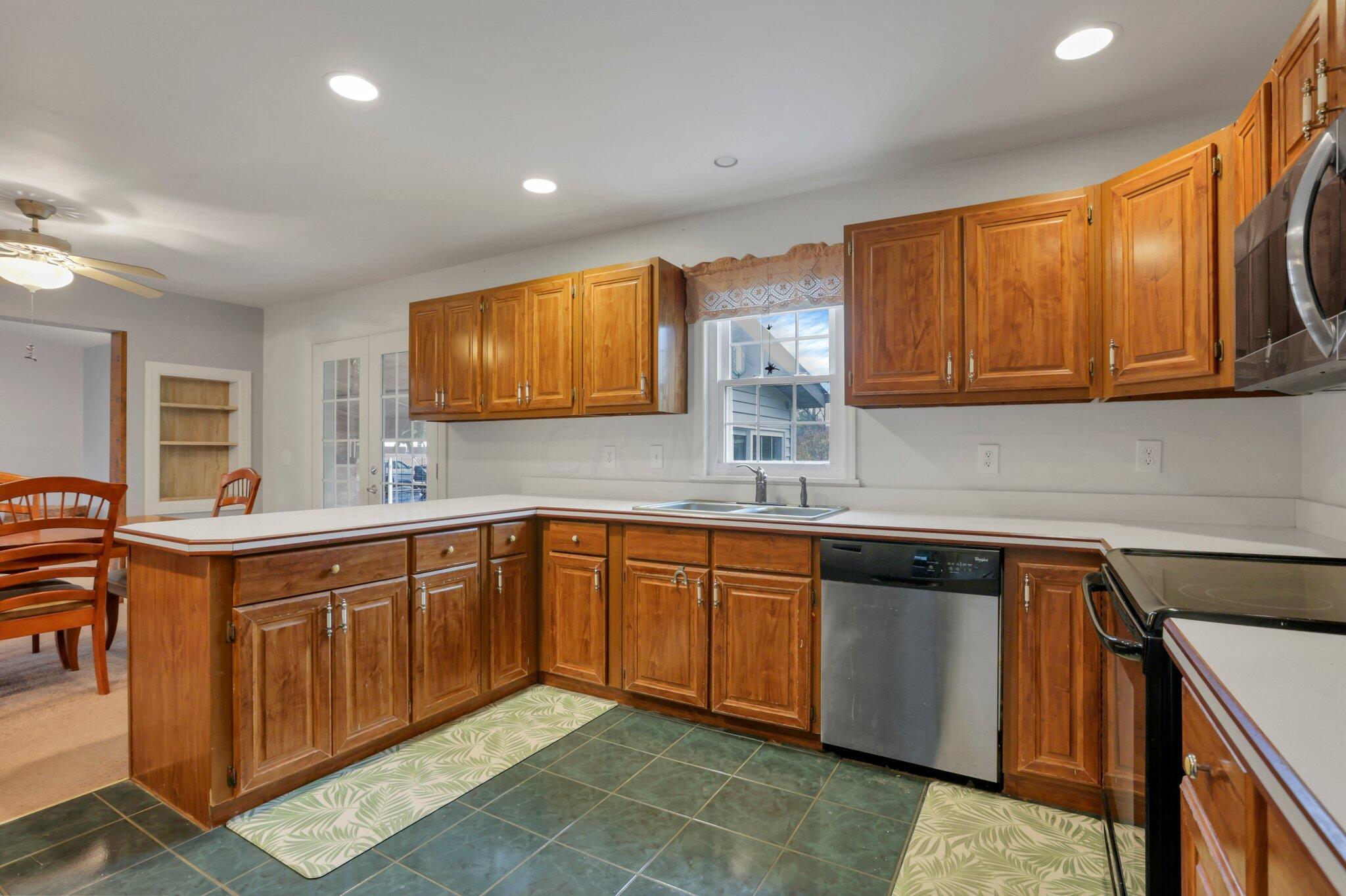 4708 Watkins Road Southwest Pataskala, OH 43062 - Photo 23 of 68 Kitchen