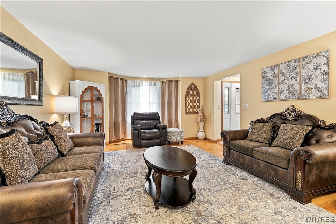 8877 Greiner Road Clarence, NY 14031 - Photo 9 of 35 Gallery Image 9