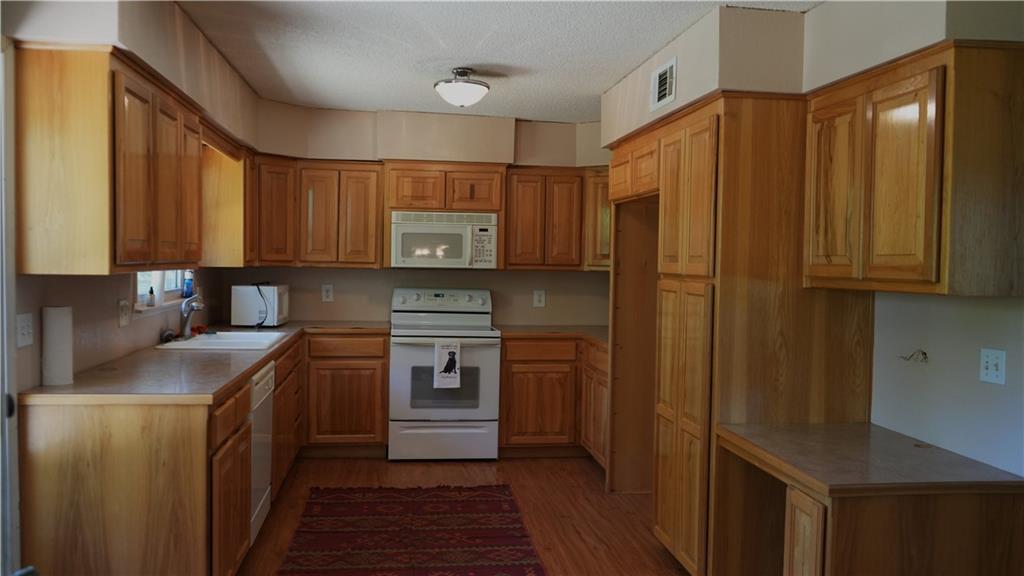 14701 Tillman Road Smithville, MO 64089 - Photo 9 of 35