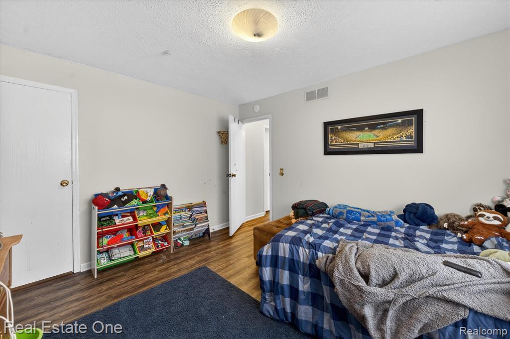 7841 Bergin Road Howell, MI 48843 - Photo 22 of 36 Gallery Image 22