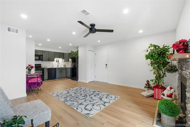 $242,000 | 2575 South Syracuse Way, Unit 205, Denver, CO 80231