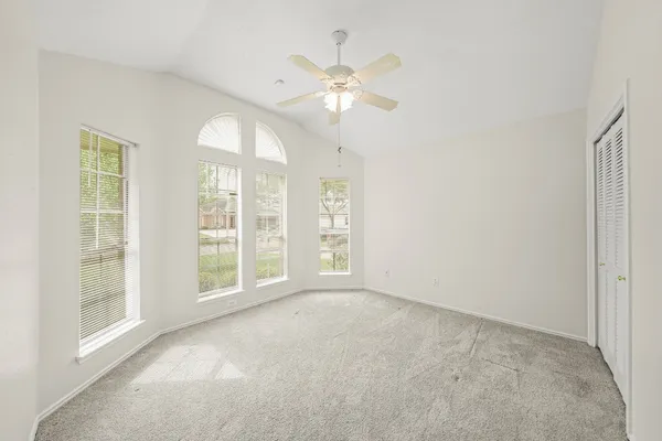 $2,300 | 2727 North Peach Hollow Circle, Pearland, TX 77584