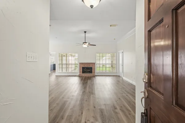 $2,300 | 2727 North Peach Hollow Circle, Pearland, TX 77584