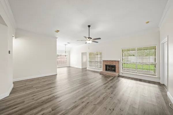 $2,300 | 2727 North Peach Hollow Circle, Pearland, TX 77584