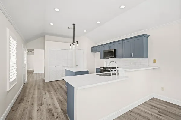 $2,300 | 2727 North Peach Hollow Circle, Pearland, TX 77584