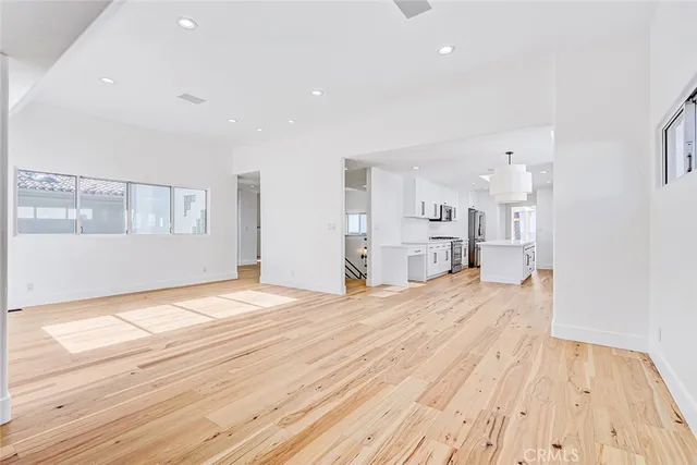 $24,000 | 204 North Poinsettia Avenue, Manhattan Beach, CA 90266