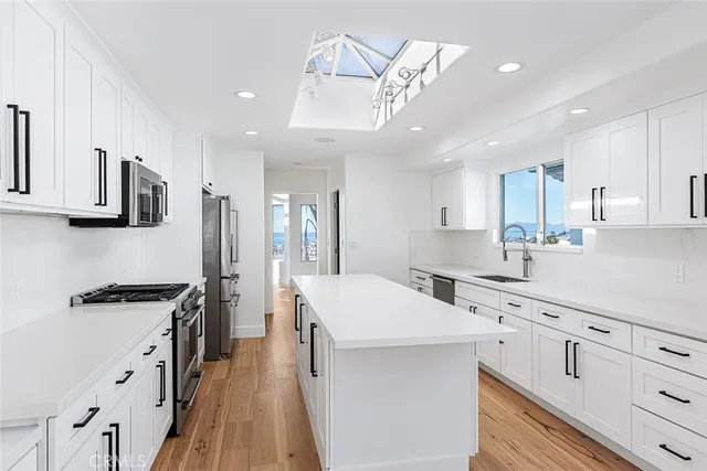 $24,000 | 204 North Poinsettia Avenue, Manhattan Beach, CA 90266