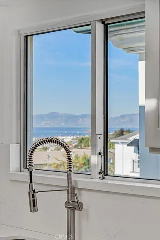 $24,000 | 204 North Poinsettia Avenue, Manhattan Beach, CA 90266