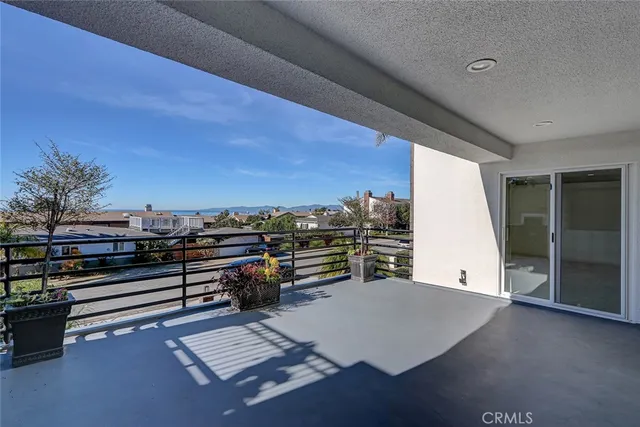 $24,000 | 204 North Poinsettia Avenue, Manhattan Beach, CA 90266