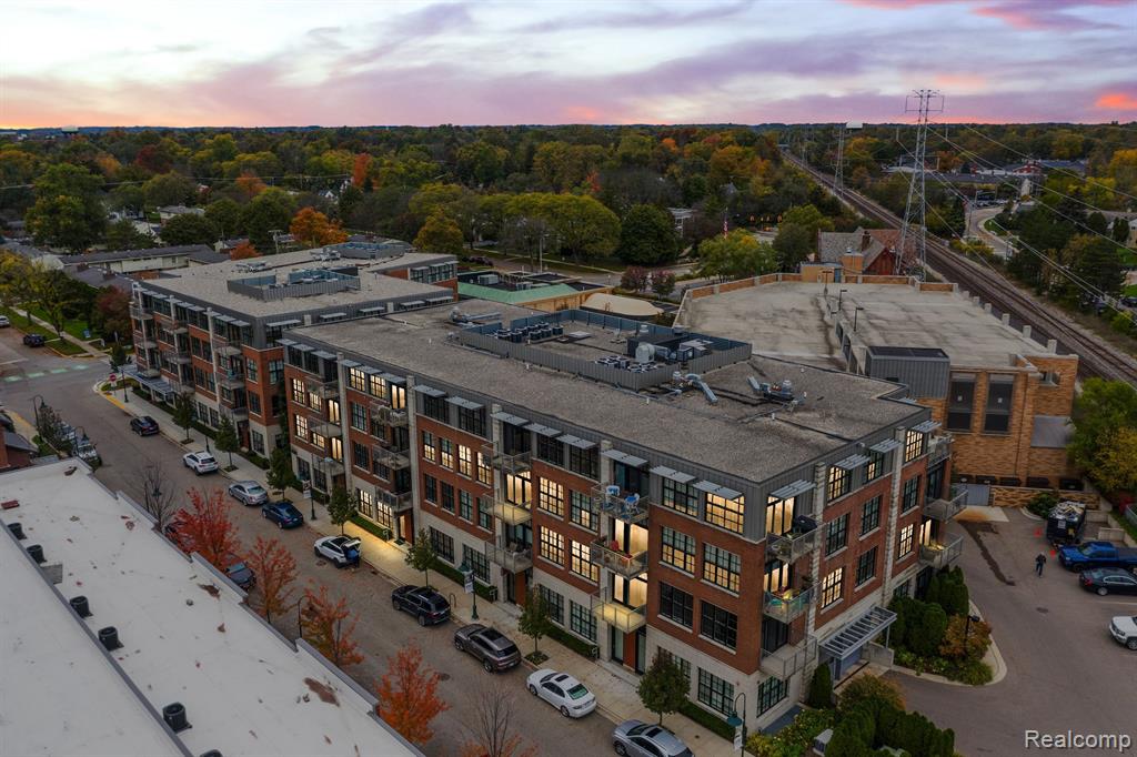 2051 Villa Road, Unit 404 Birmingham, MI 48009 - Photo 1 of 39 Gallery Image 1