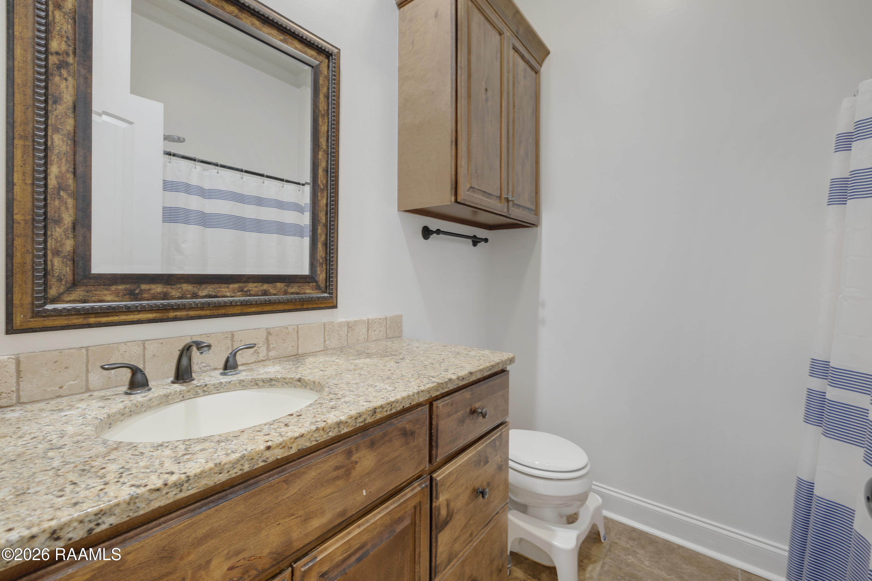 117 Range Drive Lafayette, LA 70508 - Photo 16 of 24 Guest Bathroom