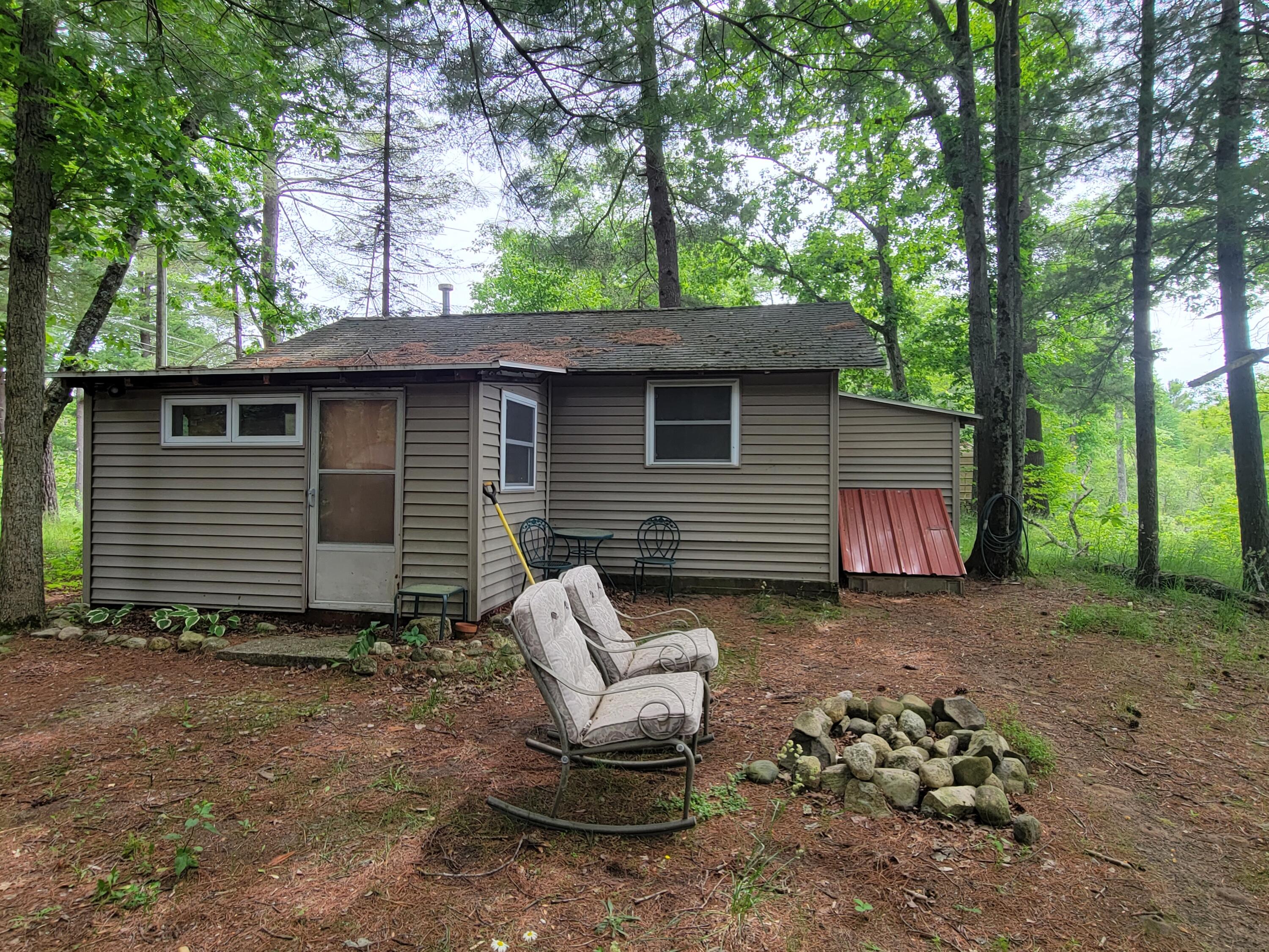 4692 Swihart Road Brethren, MI 49619 - Photo 21 of 27 Cozy cottage overlooking Center Lake