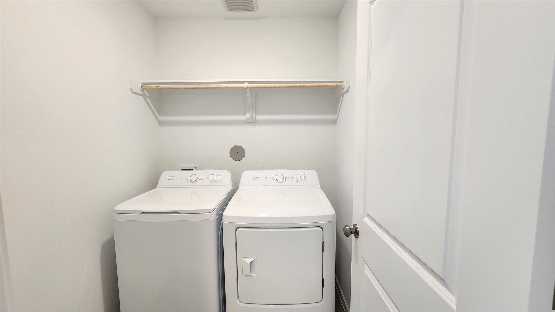 16202 Rustic Prairie Drive Hockley, TX 77447 - Photo 25 of 35 a utility room with dryer and washer