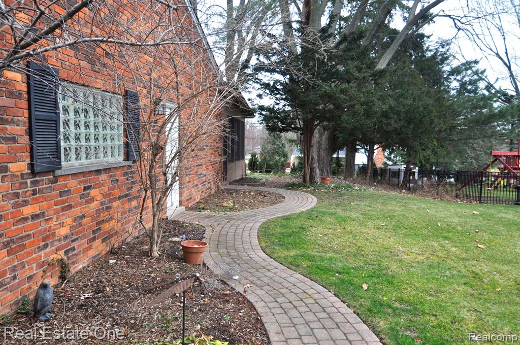 653 Wilwood Road Rochester Hills, MI 48309 - Photo 37 of 40 Gallery Image 37