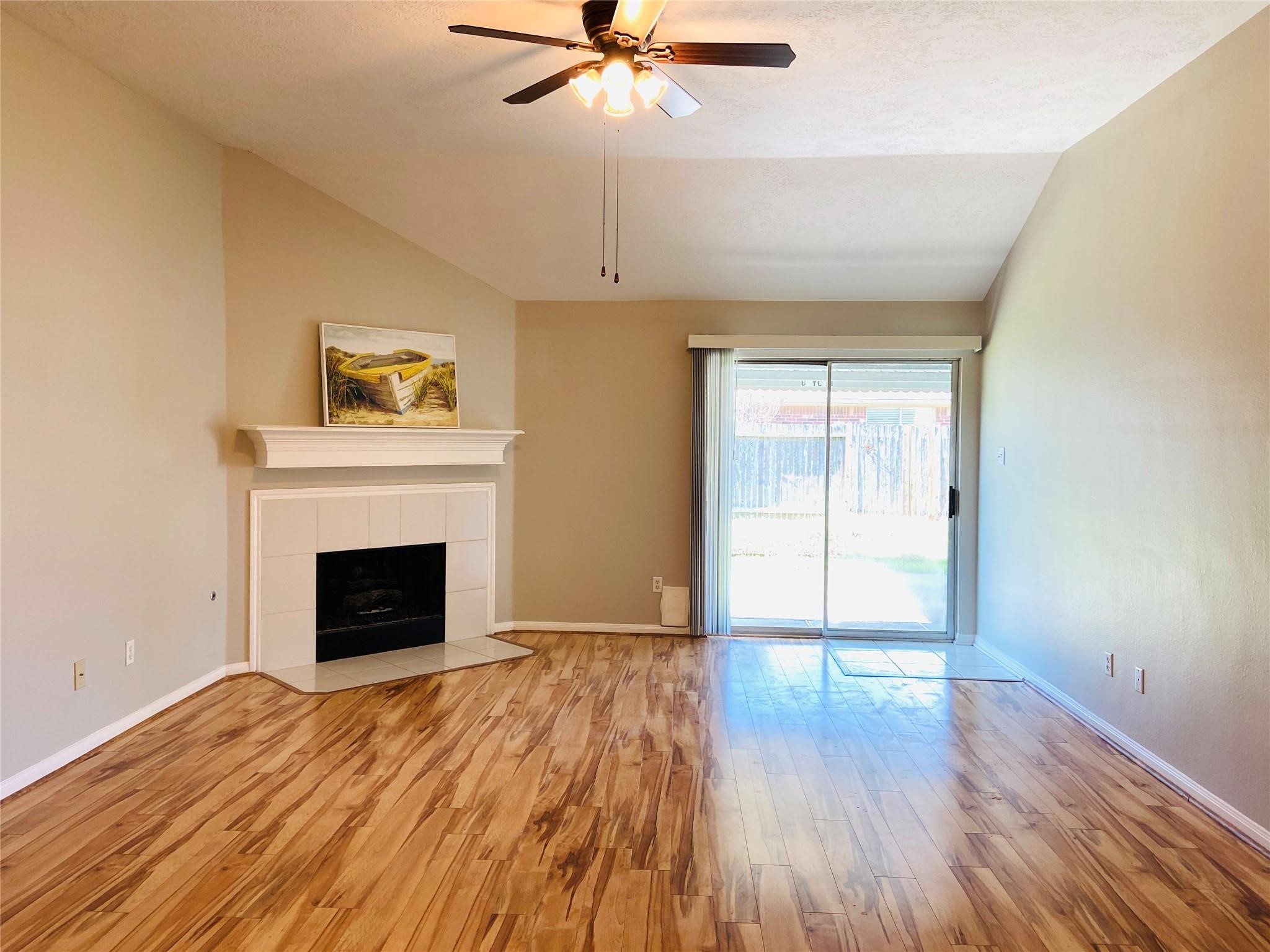 1404 Helmsley Drive Rosenberg, TX 77471 - Photo 8 of 25