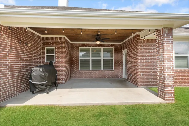 $450,000 | 5012 Greyrock Drive, Bryan, TX 77802