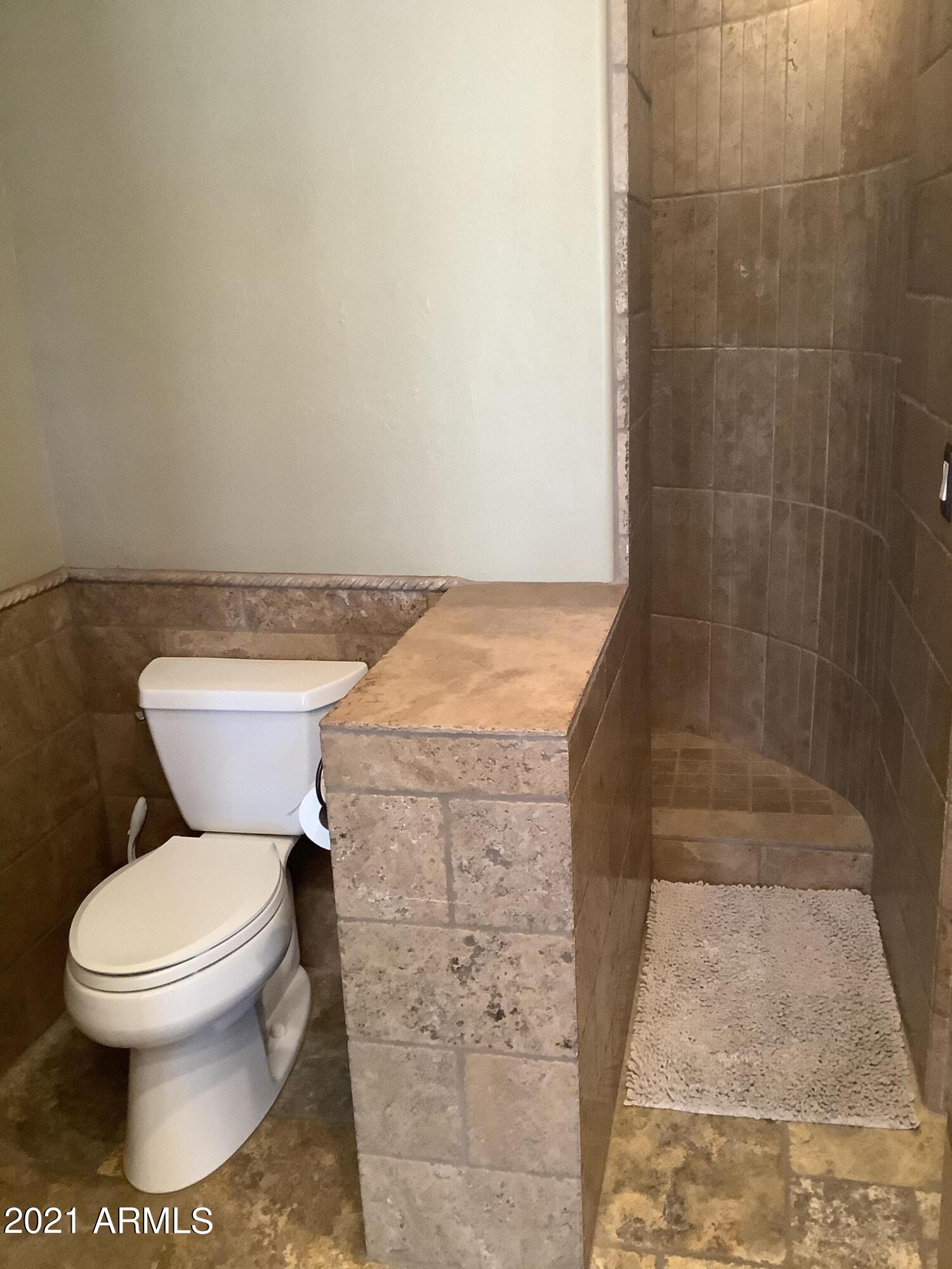 705 West Cloud Road Phoenix, AZ 85086 - Photo 11 of 52 5BD398EF-9085-4049-BAF4-51674B44BBDB